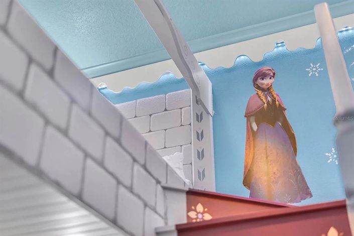 Image No.33-5 Bed Property for sale