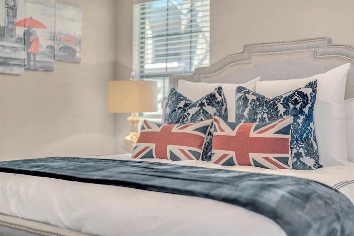 Image No.48-5 Bed Property for sale