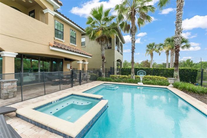 Image No.56-5 Bed Property for sale