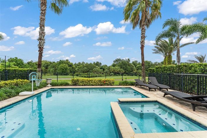 Image No.58-5 Bed Property for sale