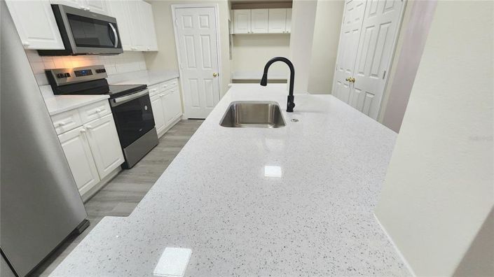 Image No.12-3 Bed Property for sale