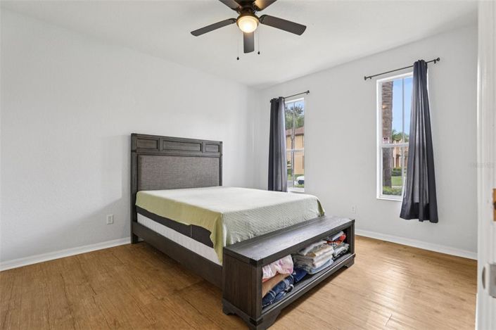 Image No.18-4 Bed Townhouse for sale