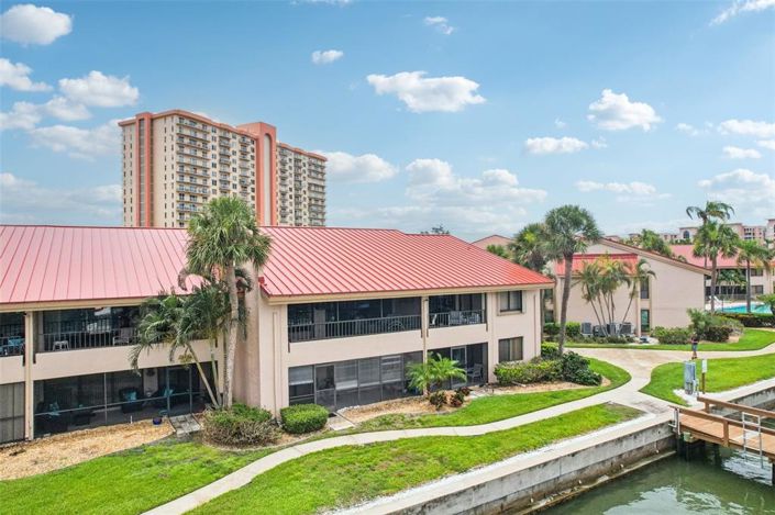 Image No.32-2 Bed Property for sale