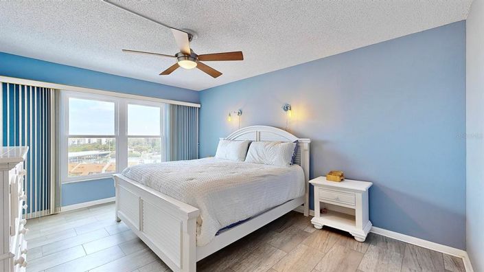 Image No.13-2 Bed Property for sale