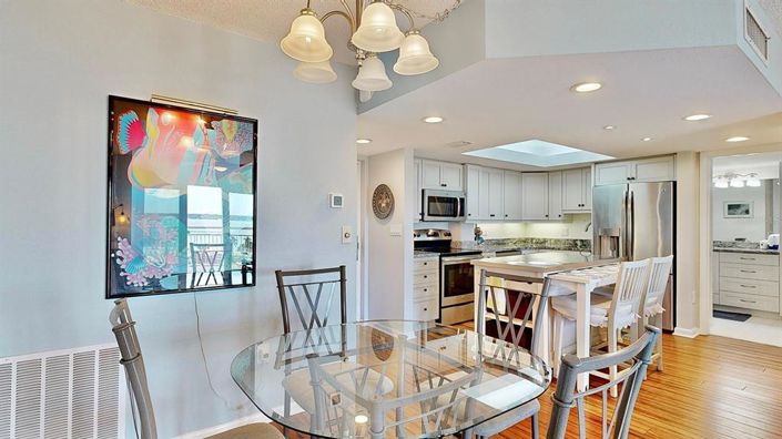 Image No.4-2 Bed Property for sale