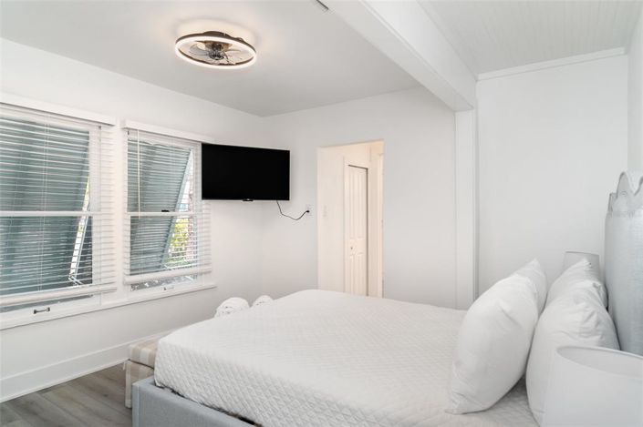 Image No.12-2 Bed Property for sale