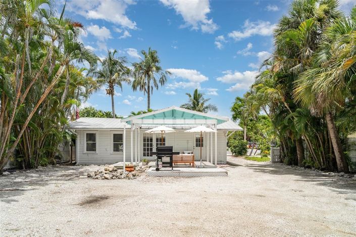 Image No.17-2 Bed Property for sale