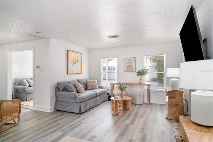 Image No.3-2 Bed Property for sale