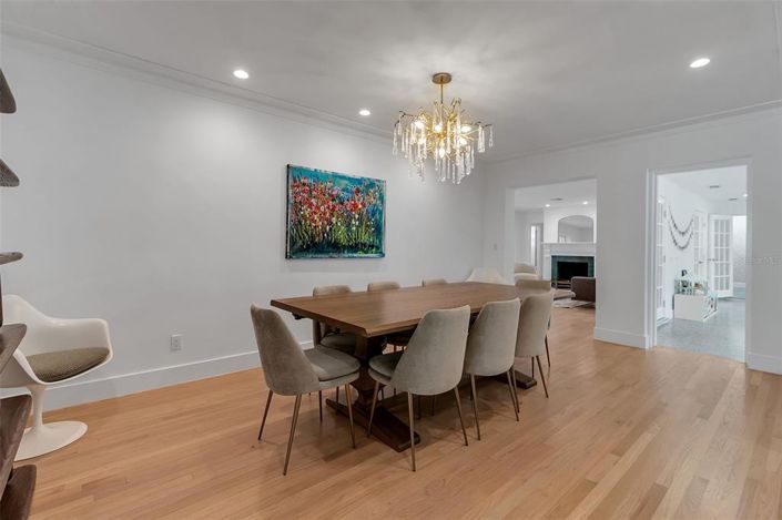 Image No.10-5 Bed Property for sale