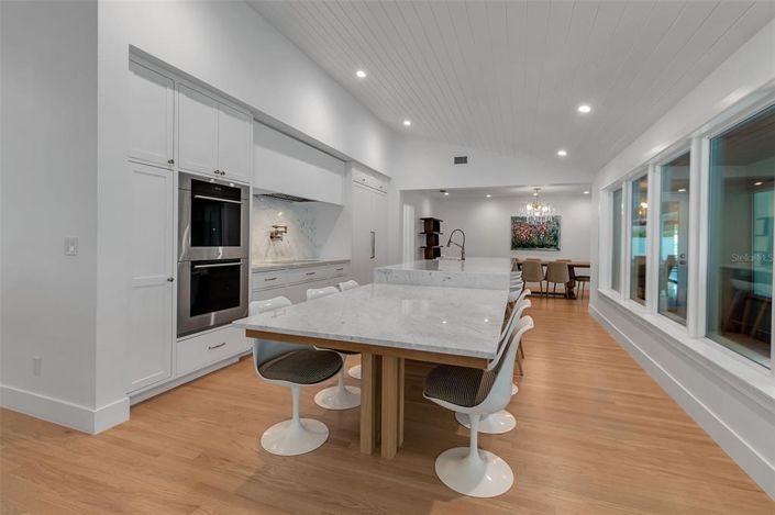 Image No.17-5 Bed Property for sale