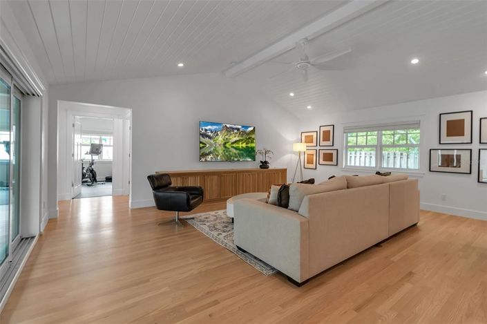 Image No.18-5 Bed Property for sale