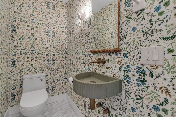 Image No.23-5 Bed Property for sale