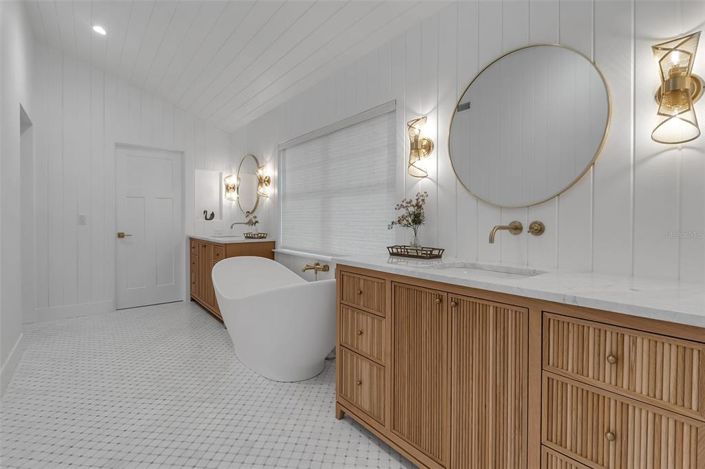 Image No.37-5 Bed Property for sale