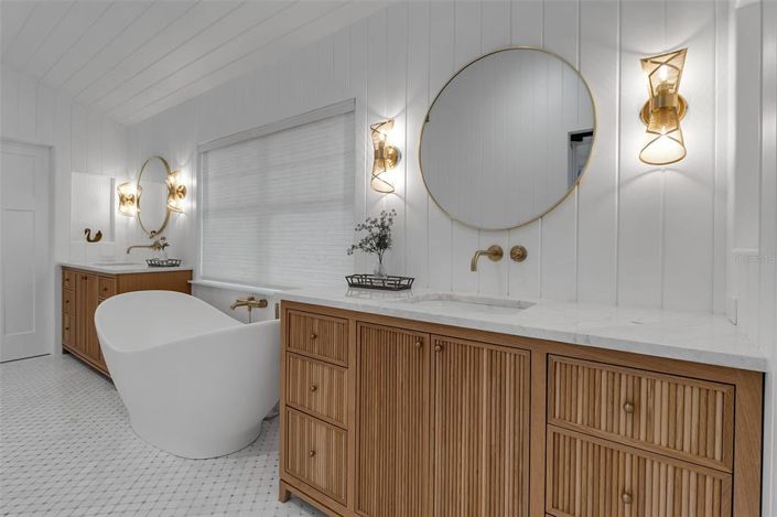 Image No.39-5 Bed Property for sale