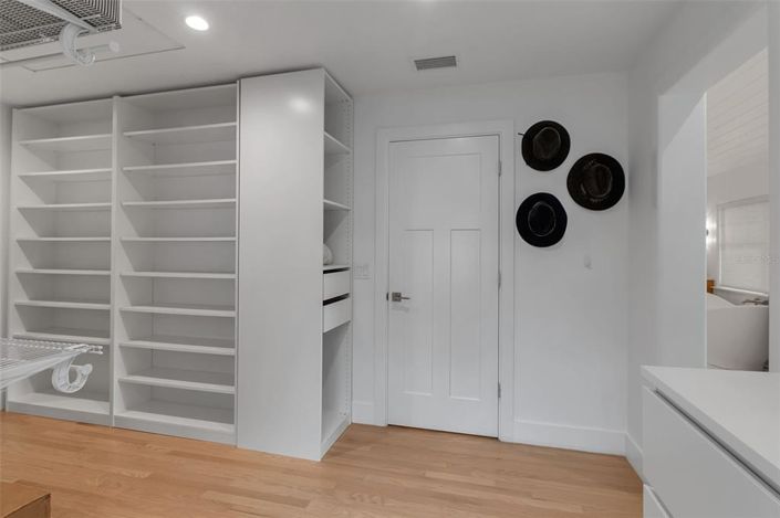 Image No.41-5 Bed Property for sale