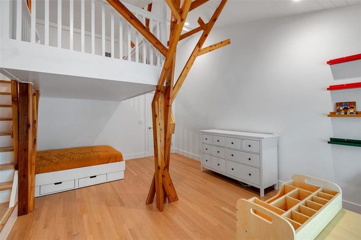 Image No.54-5 Bed Property for sale