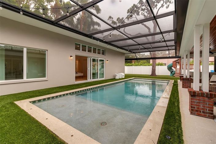 Image No.57-5 Bed Property for sale