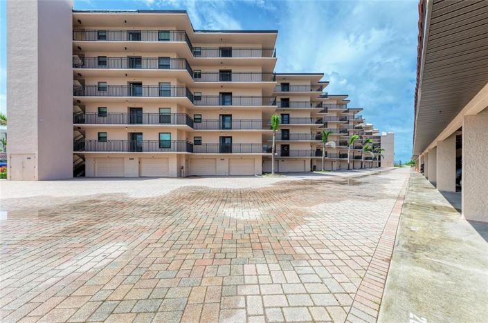 Image No.38-2 Bed Property for sale