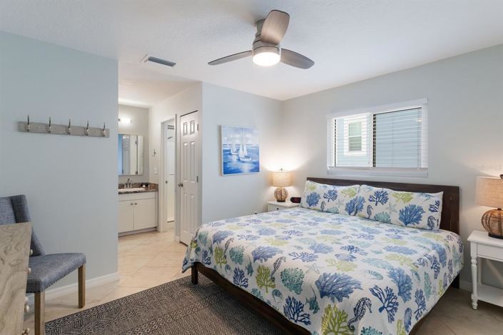 Image No.12-5 Bed Property for sale