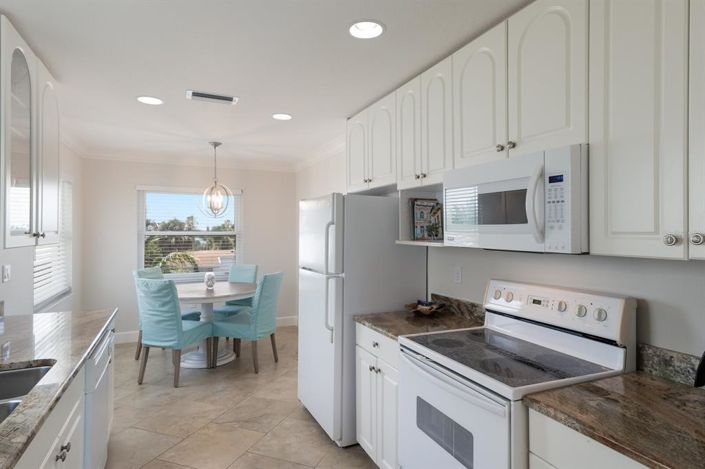 Image No.25-5 Bed Property for sale