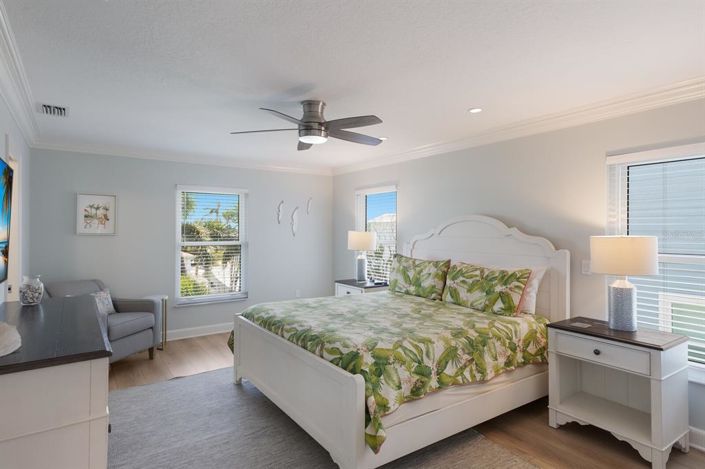 Image No.28-5 Bed Property for sale