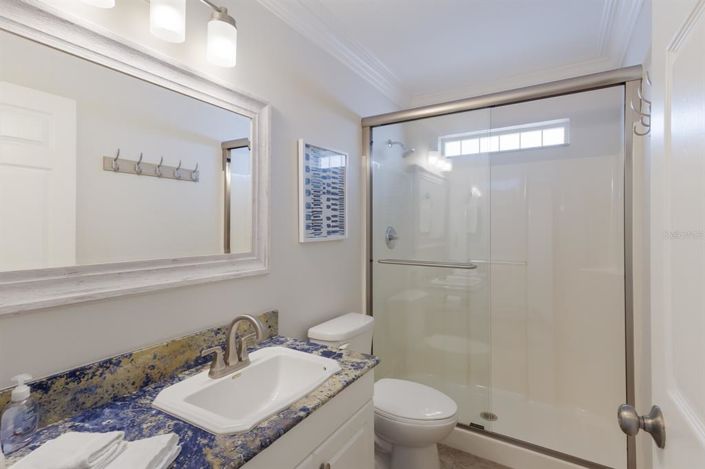 Image No.32-5 Bed Property for sale