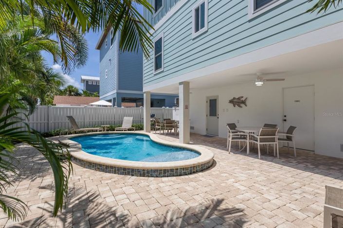 Image No.40-5 Bed Property for sale