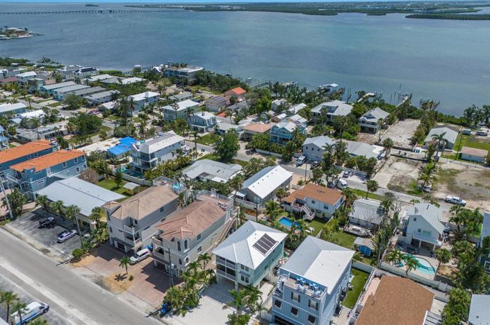 Image No.44-5 Bed Property for sale