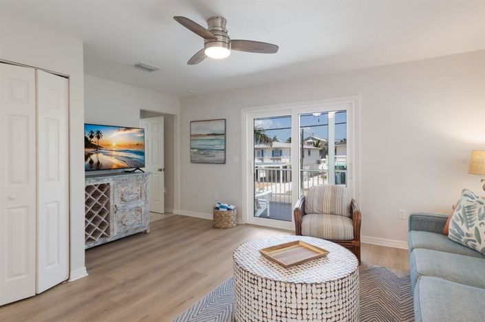 Image No.8-5 Bed Property for sale