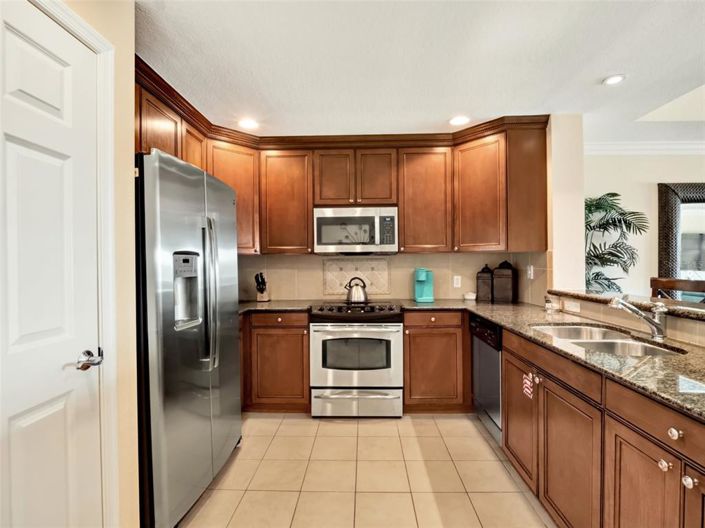 Image No.10-3 Bed Property for sale