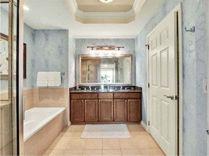 Image No.19-3 Bed Property for sale