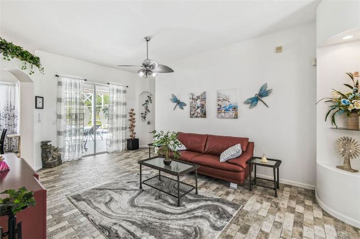 Image No.18-4 Bed Property for sale