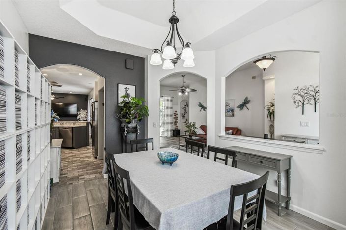 Image No.20-4 Bed Property for sale