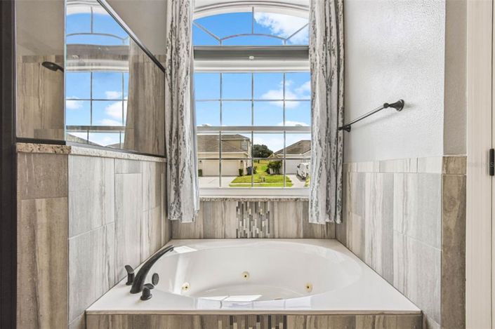 Image No.30-4 Bed Property for sale