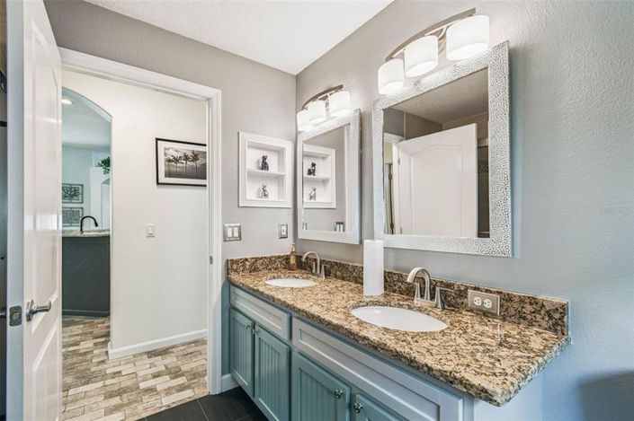 Image No.42-4 Bed Property for sale