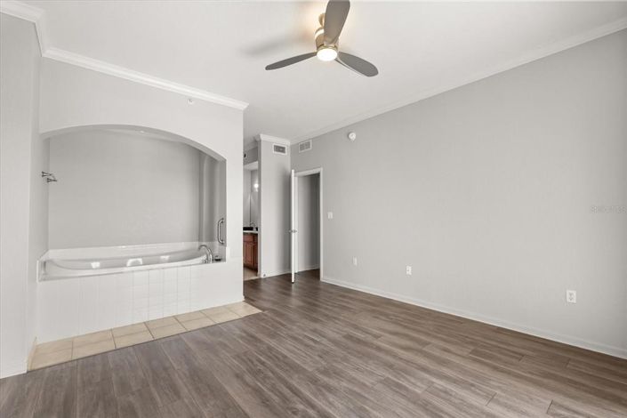 Image No.17-4 Bed Property for sale