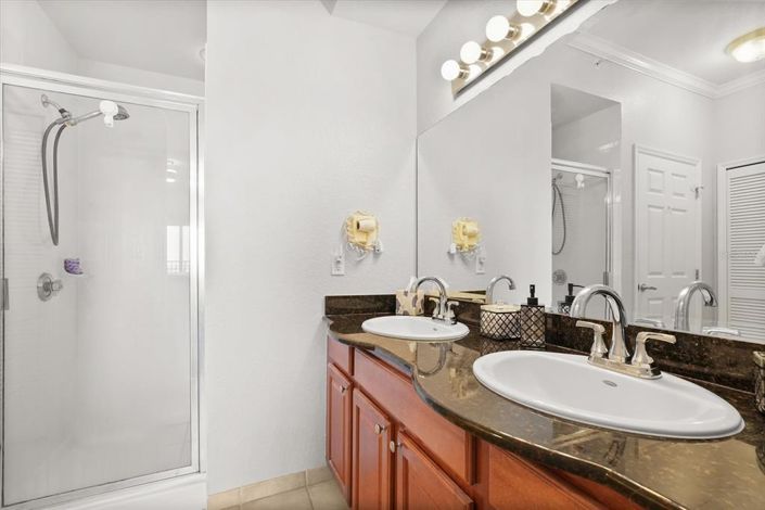 Image No.55-4 Bed Property for sale