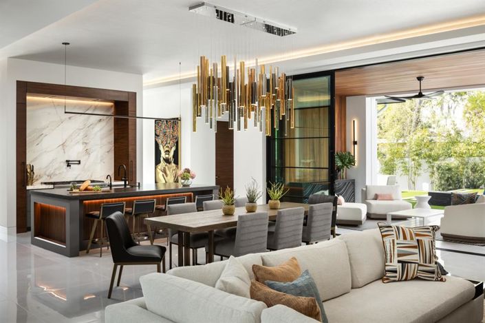 Image No.12-5 Bed Property for sale