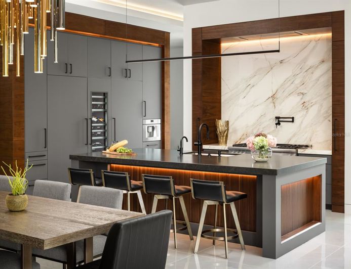 Image No.14-5 Bed Property for sale