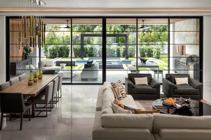 Image No.17-5 Bed Property for sale