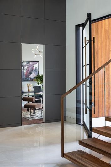 Image No.24-5 Bed Property for sale