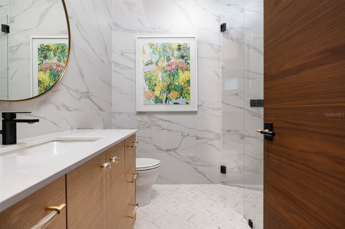 Image No.32-5 Bed Property for sale