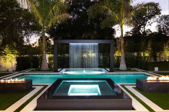 Image No.4-5 Bed Property for sale