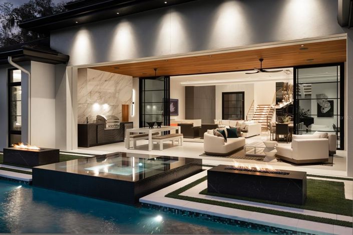 Image No.6-5 Bed Property for sale