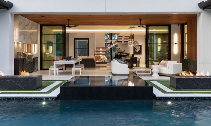 Image No.7-5 Bed Property for sale