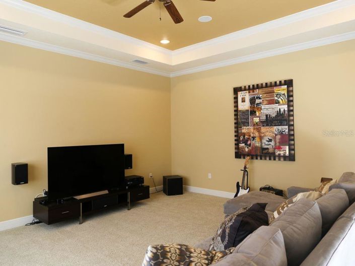 Image No.30-5 Bed Property for sale