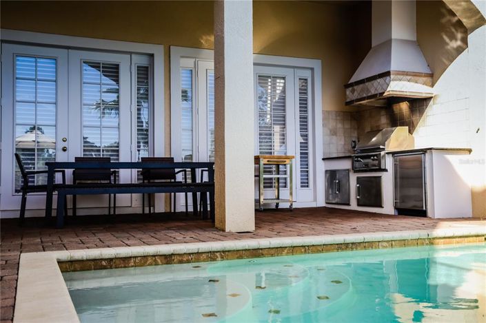 Image No.52-5 Bed Property for sale