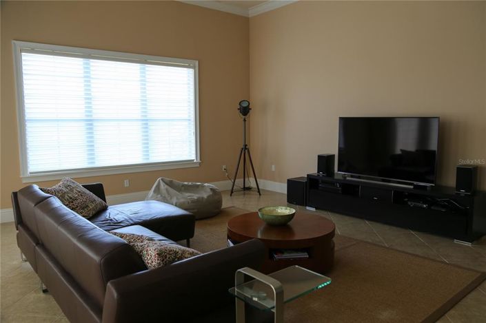 Image No.58-5 Bed Property for sale