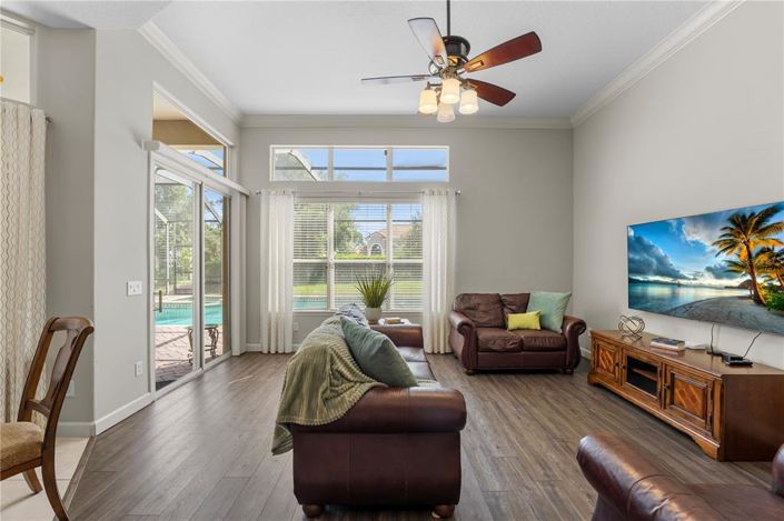 Image No.13-6 Bed Property for sale