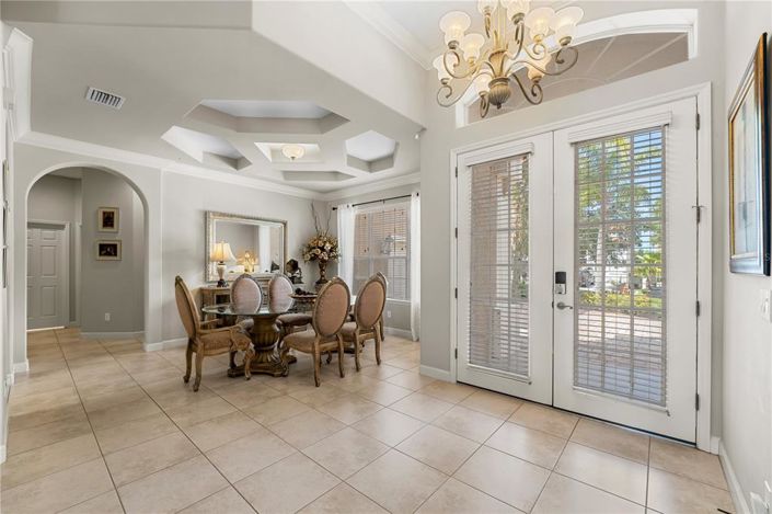 Image No.17-6 Bed Property for sale